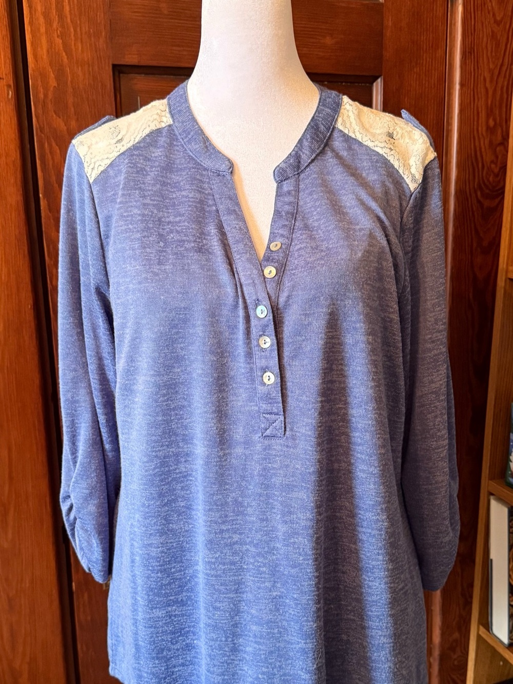 No Boundaries Women's Blue Lace Shoulder
Knit Top/XL